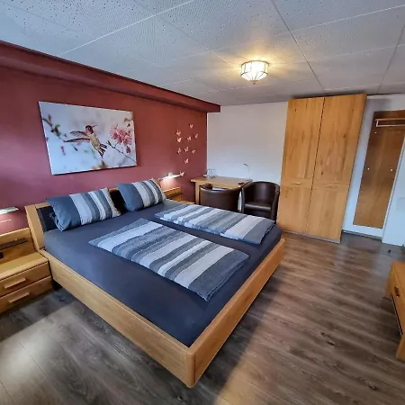 Goldener Stern 3*