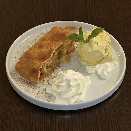 ゲストハウス Goldener Stern 3*