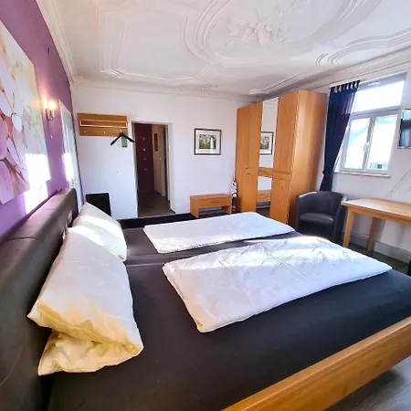 Goldener Stern 3*